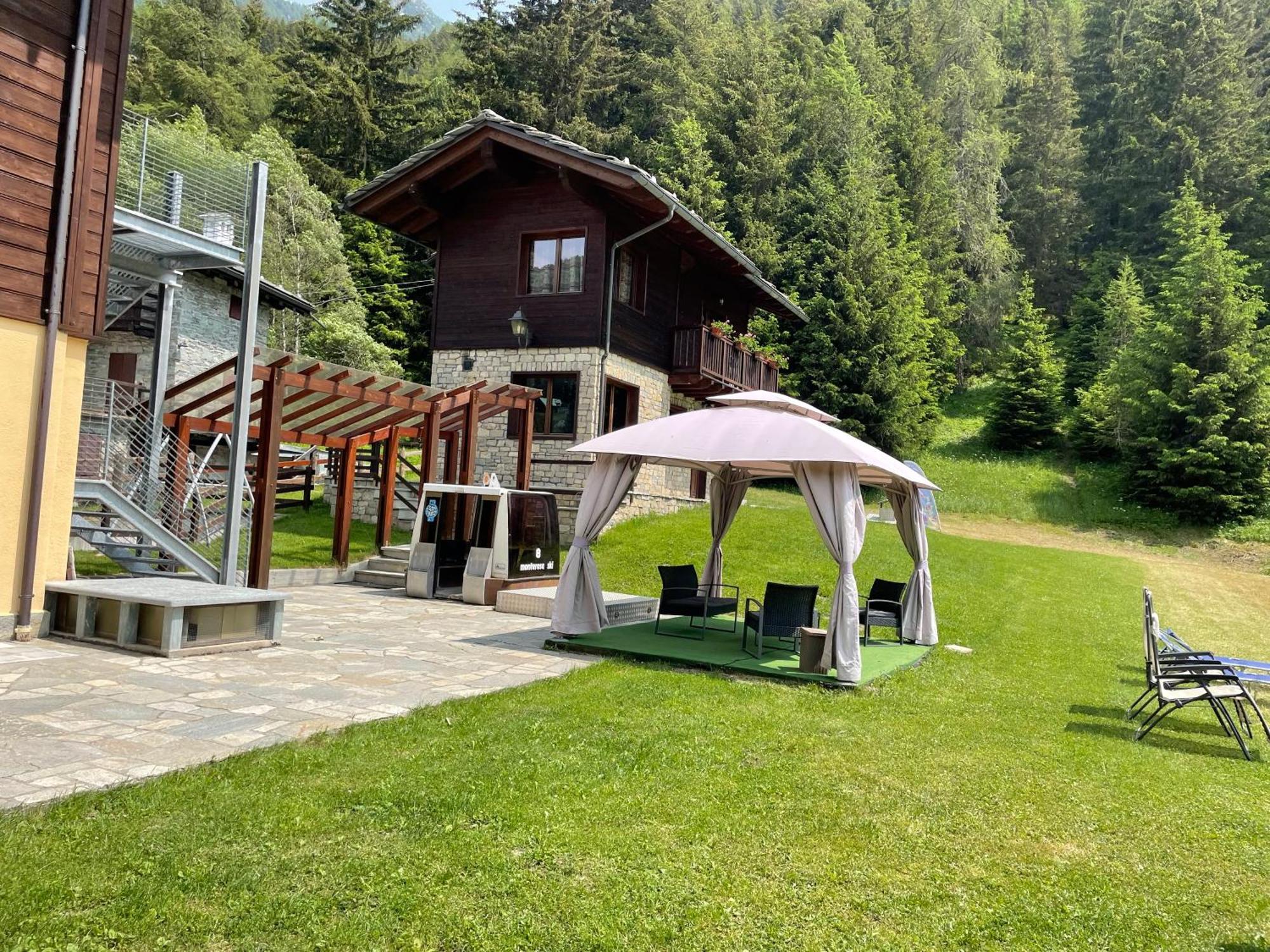 Hotel Le Petit Abri 샴폴루크 외부 사진