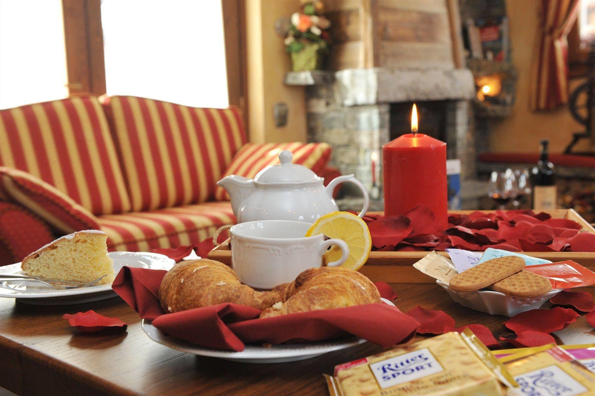 Hotel Le Petit Abri 샴폴루크 외부 사진