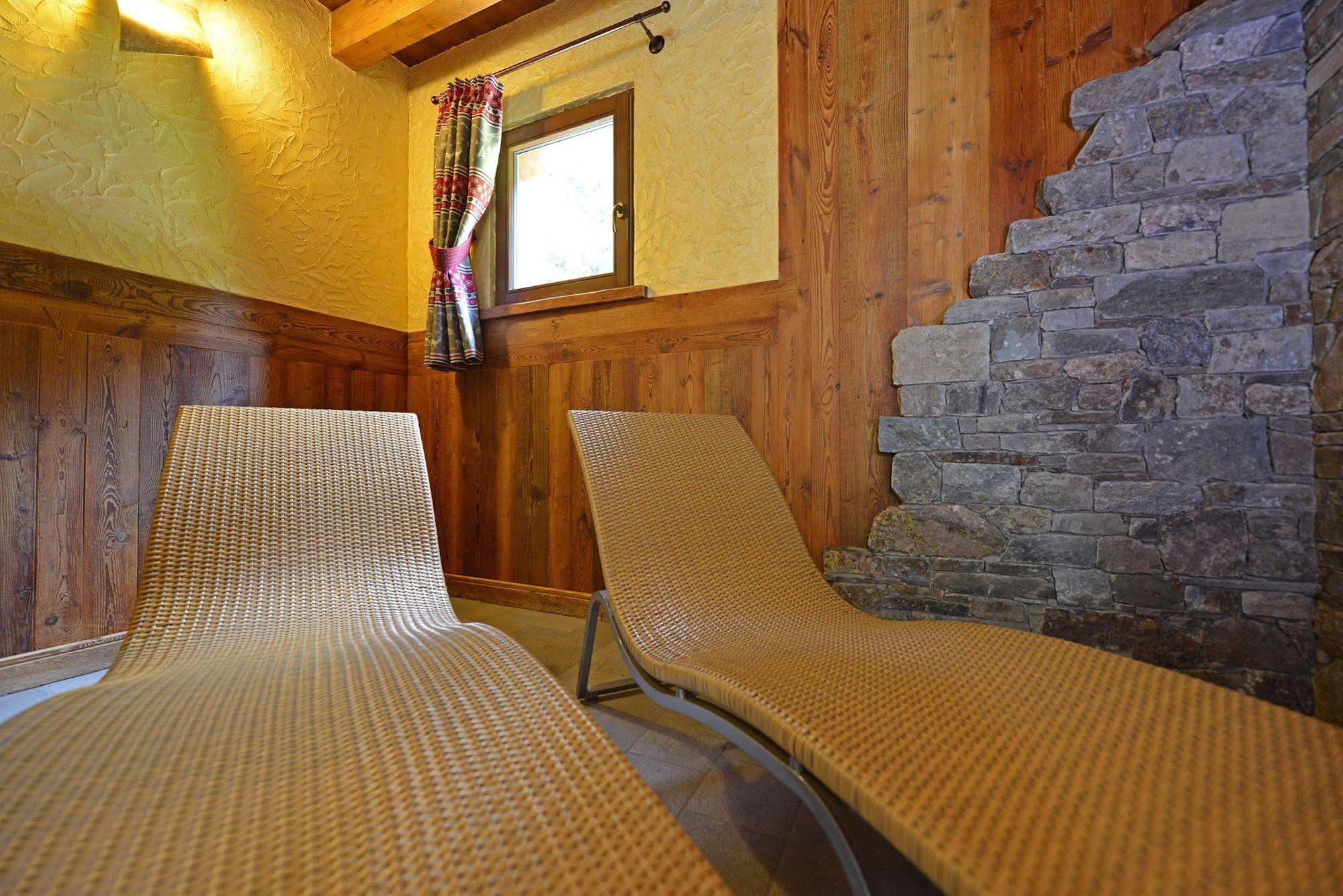 Hotel Le Petit Abri 샴폴루크 외부 사진